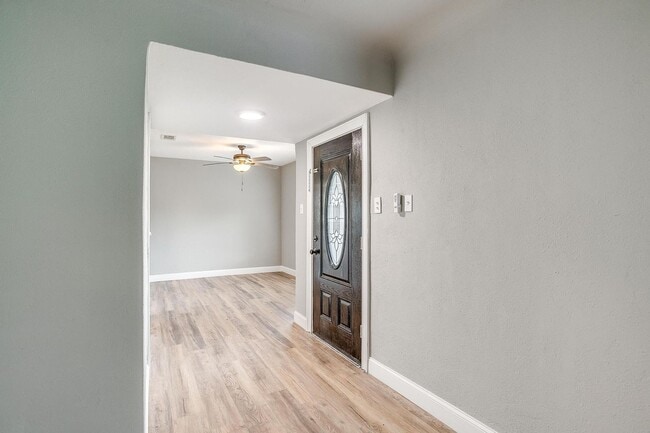 Photo - Country Town Living- 2 Bed, 1 Bath Home- Cleburne ISD- 76033