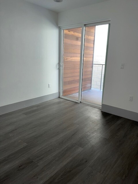 Photo - 14954 Sherman Way