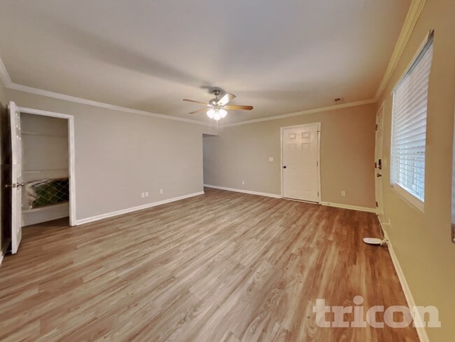 Photo - 314 Walnut Crossing Dr