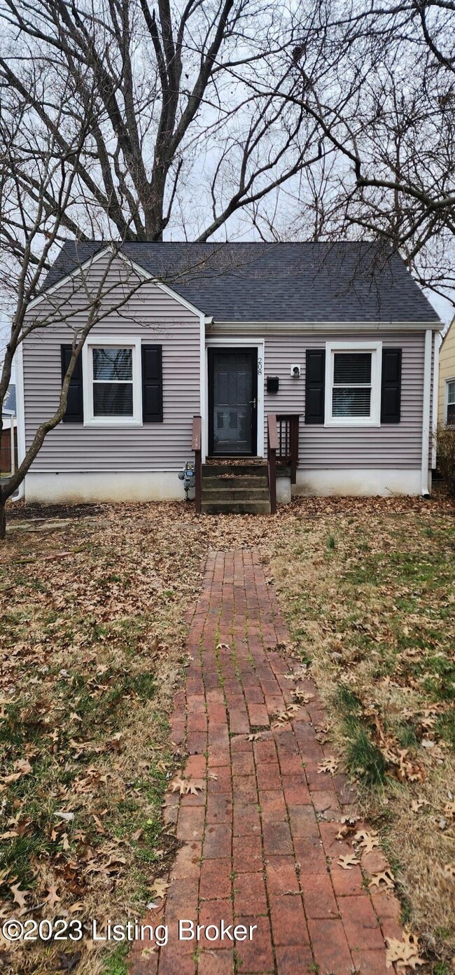 Photo - 208 Colonial Dr