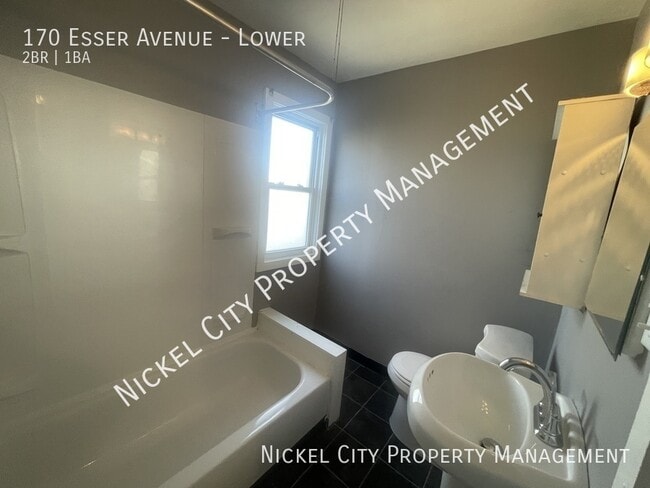 Photo - 170 Esser Ave Unidad Lower