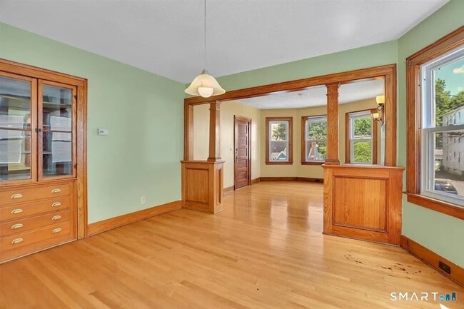 31 Brooklawn St Unit 2
