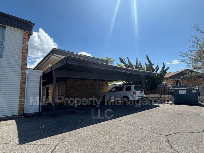 Photo - 1165 Edgewood Dr Unit 04