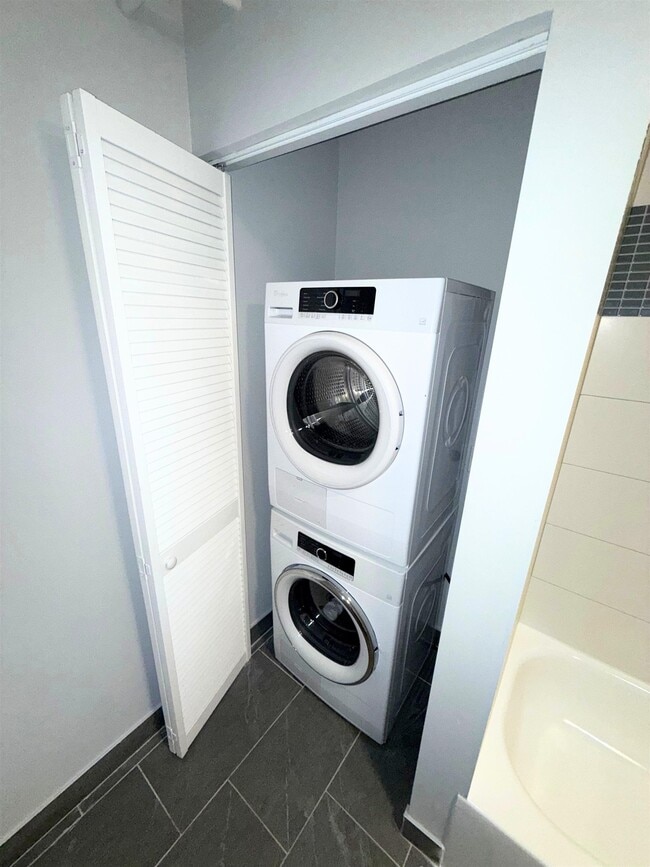 Photo - 160 Lafayette St Unit 111