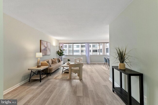 Photo - 4515 Willard Ave