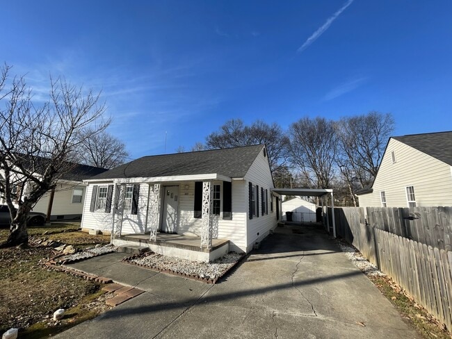 Building Photo - 937 Shamrock Ave