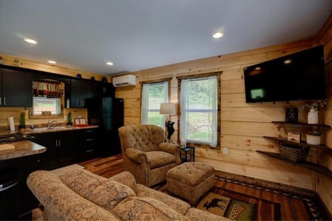 Building Photo - 642 Gladdens Creek Rd Rental