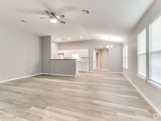 Building Photo - Great Location Rental