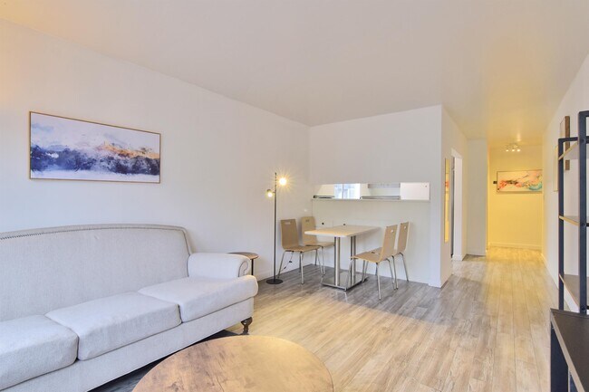 Photo - 1540 Haro St Unit 105