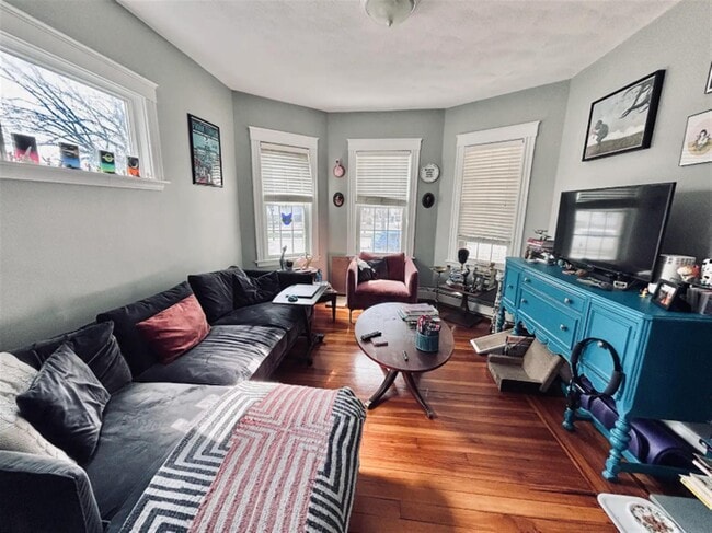 Photo - 835 Fellsway Unit 1