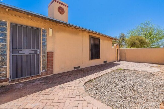 Photo - Centrally Located 4-Bed, 2-Bath Tucson Rental – Near U of A