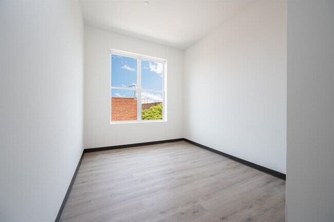 Photo - 857 Bergen Ave Unit 509