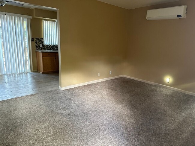 Photo - BEAUTIFUL DUPLEX