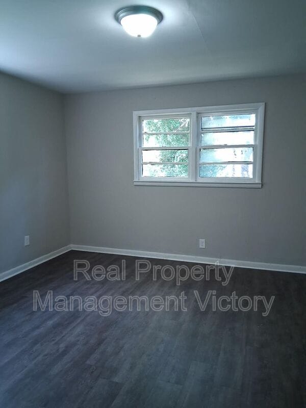 Photo - 1537 Bacon Ave