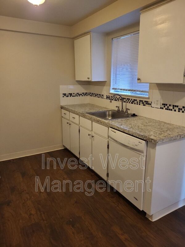 Photo - 2815 E 19th St Unidad I