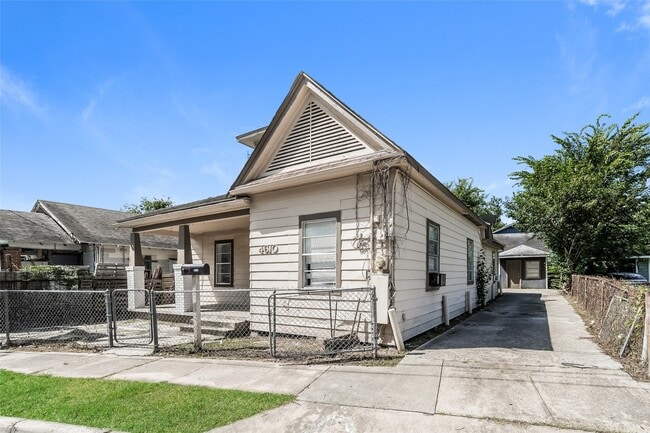 Photo - 4610 Schroeder St Unit 1