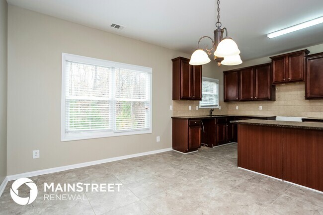 Photo - 2729 Palmview Ct SW