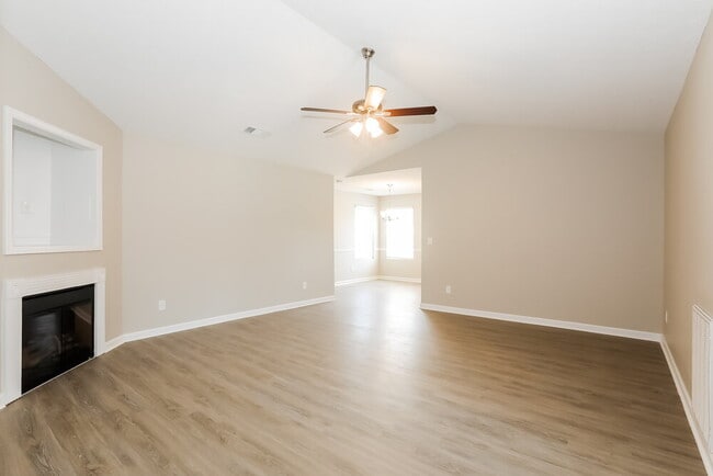 Photo - 1060 Navaho Trail