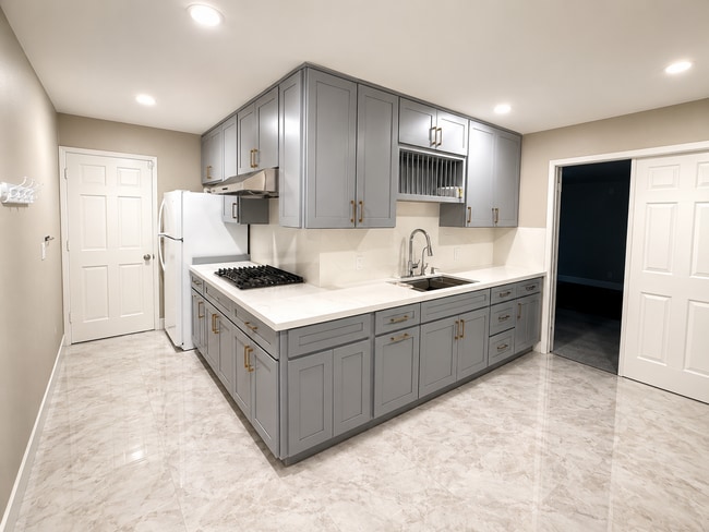 refrigerator microwave include - 2322 Donosa Dr