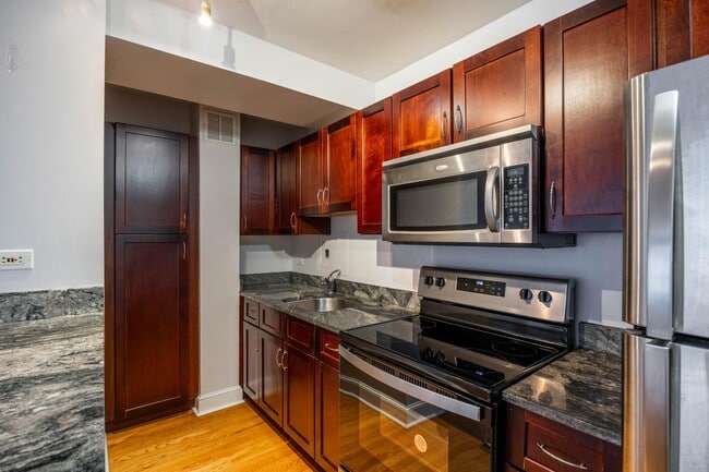 Photo - 4180 N Marine Dr Unit 303