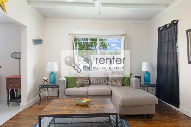 Photo - 3860 Burlington Ave N