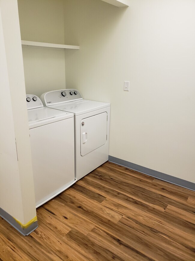 Photo - 27 W King St Unit D