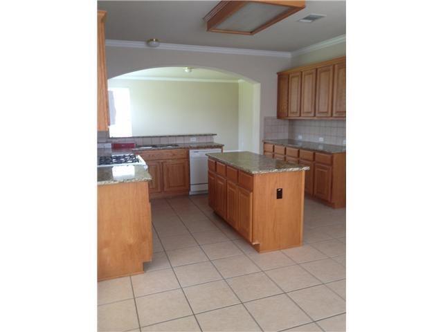 Photo - 2204 Voyageurs Ln