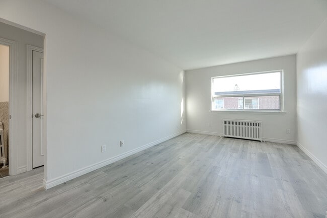 Building Photo - Beautiful 1 bedroom Unit 5