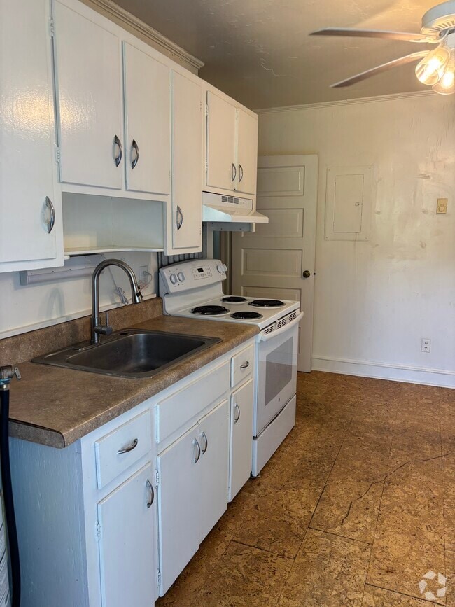 Kitchen - 1017 N Broad St Unit B Rental