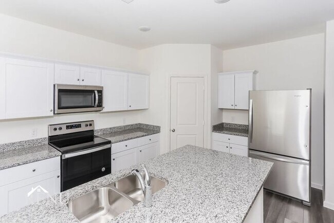 1740 Escondido Dr