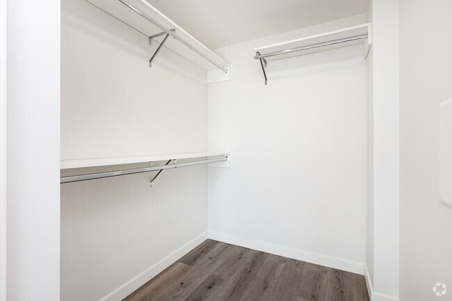 503 - 1BR, 1.5BA - 924SF - 2783 Francis Ave