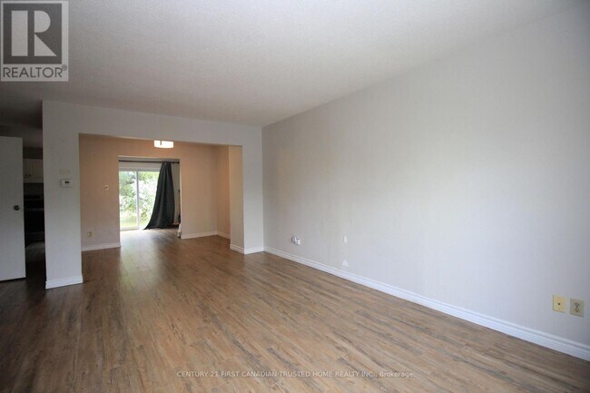 Photo - 70 Fiddlers Green Rd