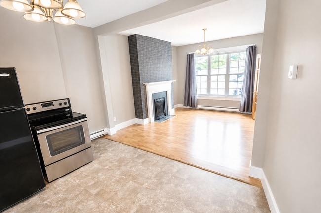 Photo - 129 Craigmillar Ave