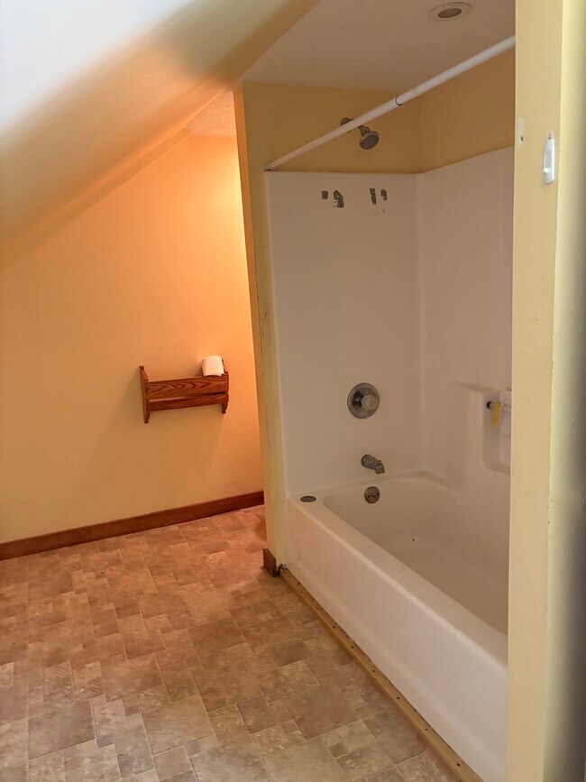 Bathroom - 414 Highgate Rd Unit Apartment 2