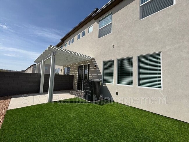 Photo - 1073 S 4380 W