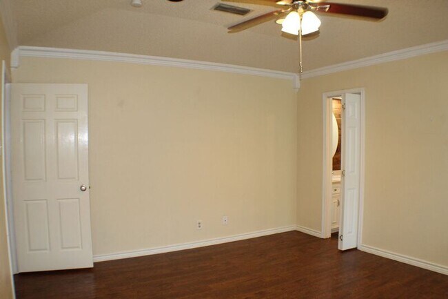 Photo - 7838 Williams Ave