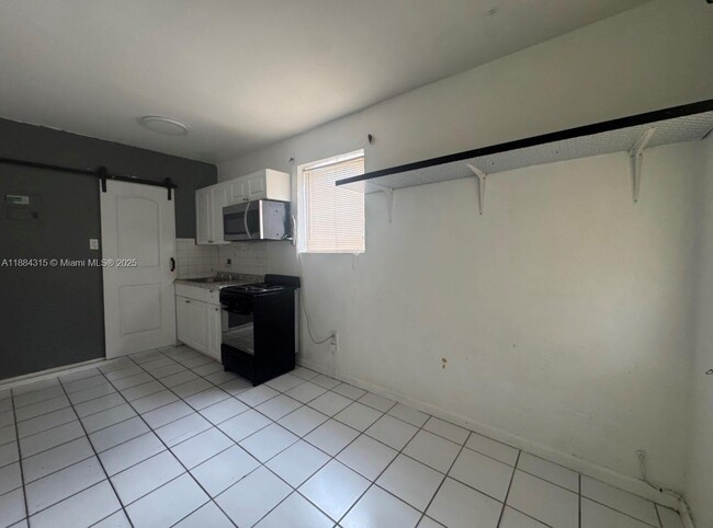 Photo - 1779 SW 5th St