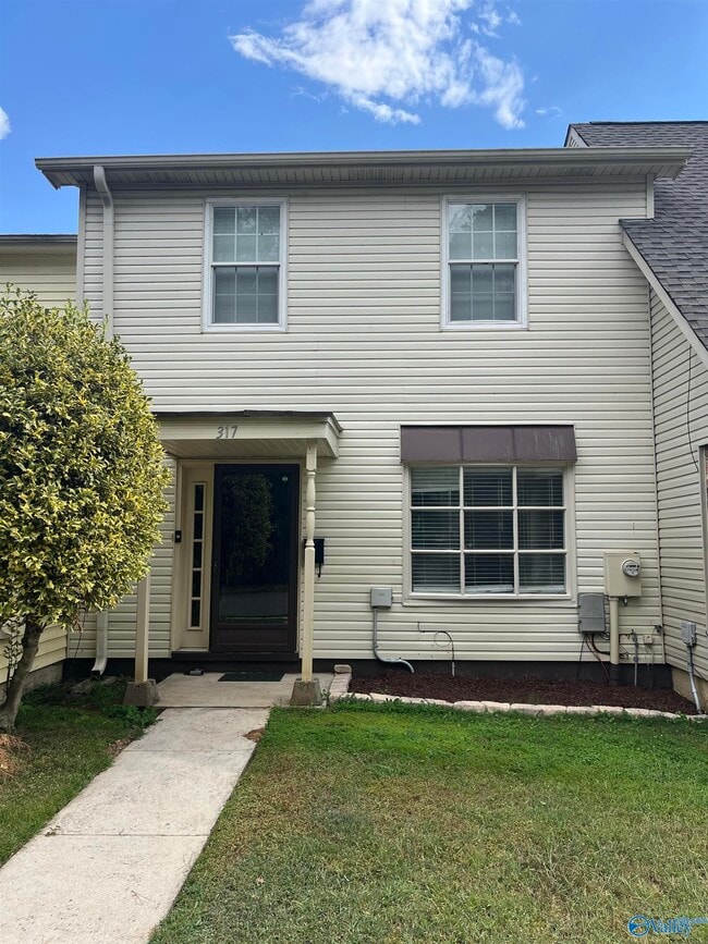 Building Photo - 317 Chateau Dr SW Rental