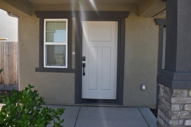 Photo - 736 Athena Dr