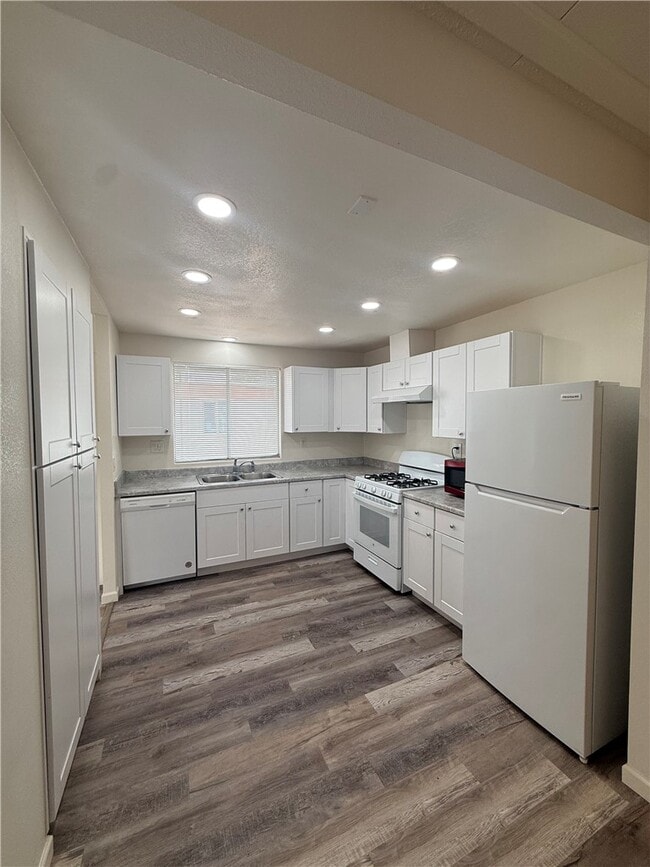 Photo - 2995 E Ames Ave