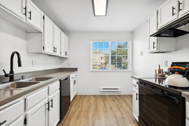 Photo - ReNew on East Hill