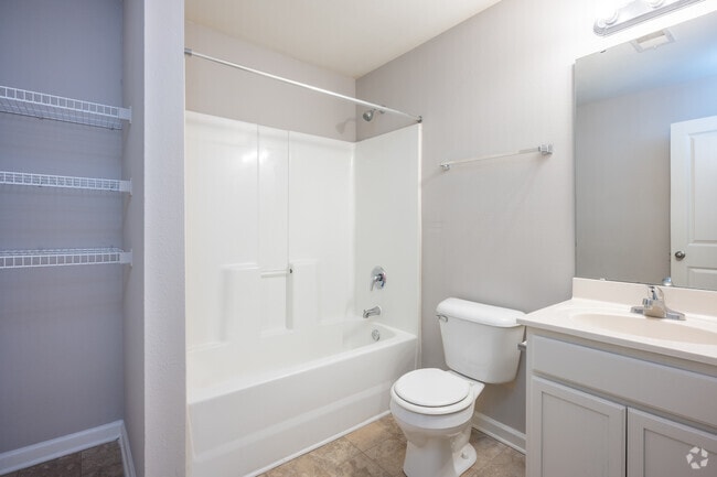 1BR, 1BA - 794SF