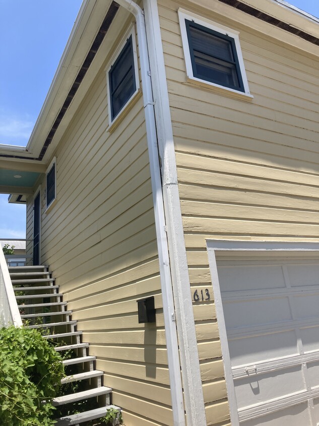 Entry from 12th Stree - 613 12th St (Galveston, TX)