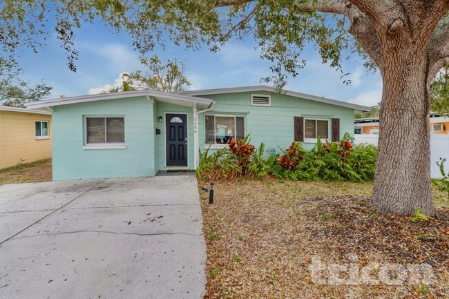 Building Photo - 3300 Kingston St N