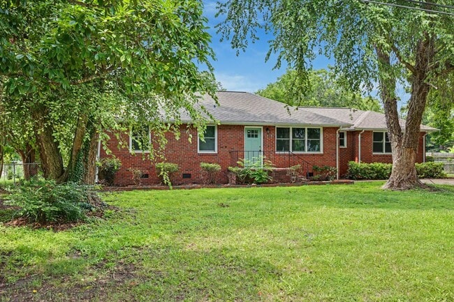 Photo - 1221 Burlington Rd