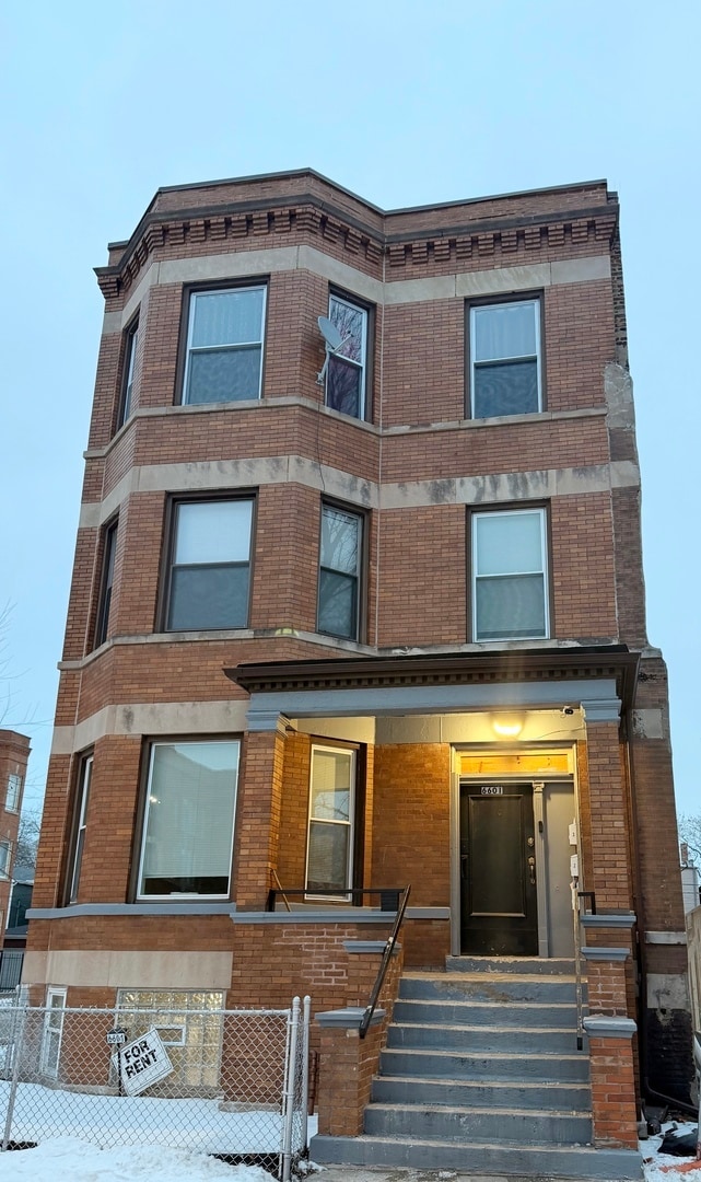 Building Photo - 6601 S Langley Ave