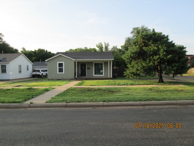 Building Photo - 700 Sunset Ter Rental
