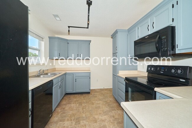 Photo - 127 Broadmoor Bend