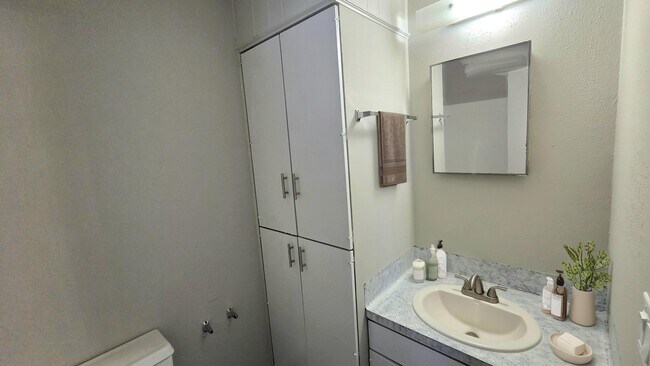 Photo - French Quarter Apartments