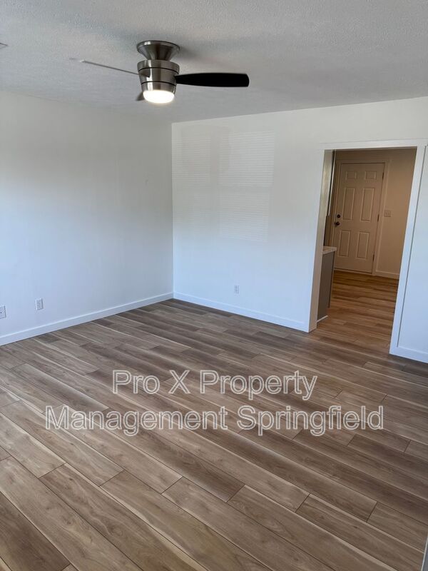 Photo - 623 E Bain St